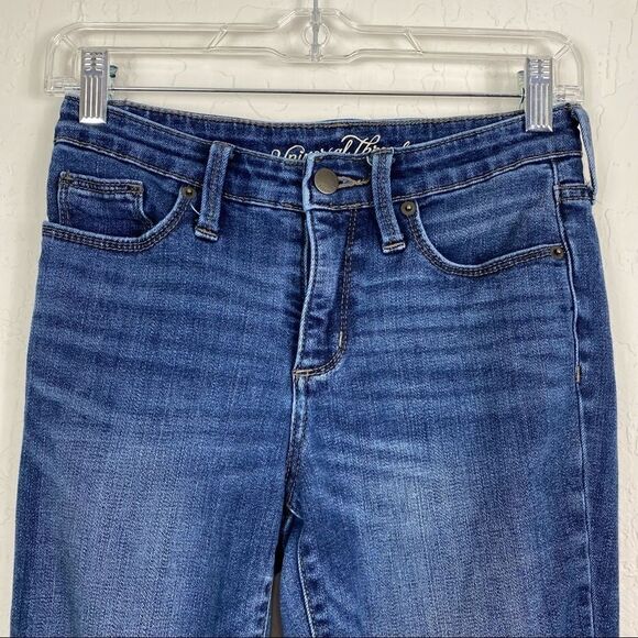 Universal Thread High Rise Straight Crop Jeans - Picture 6 of 8